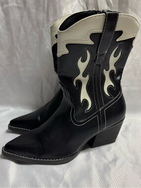 Universal Thread Black & White Western Cowboy Boots Women’s Size 7